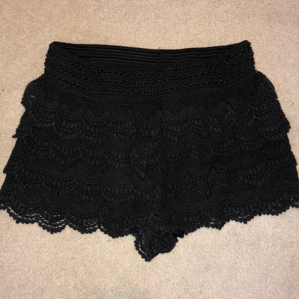 Lace Ruffled Shorts